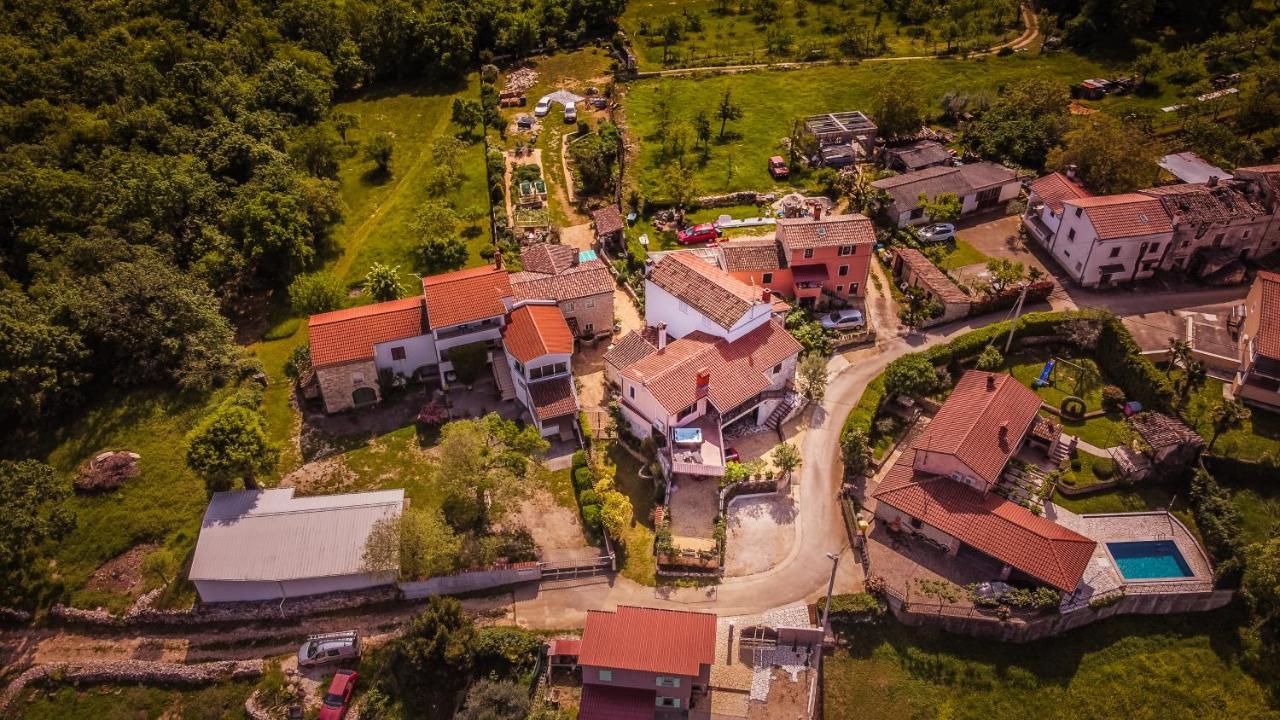 Villa Michelle Karojba Ngoại thất bức ảnh