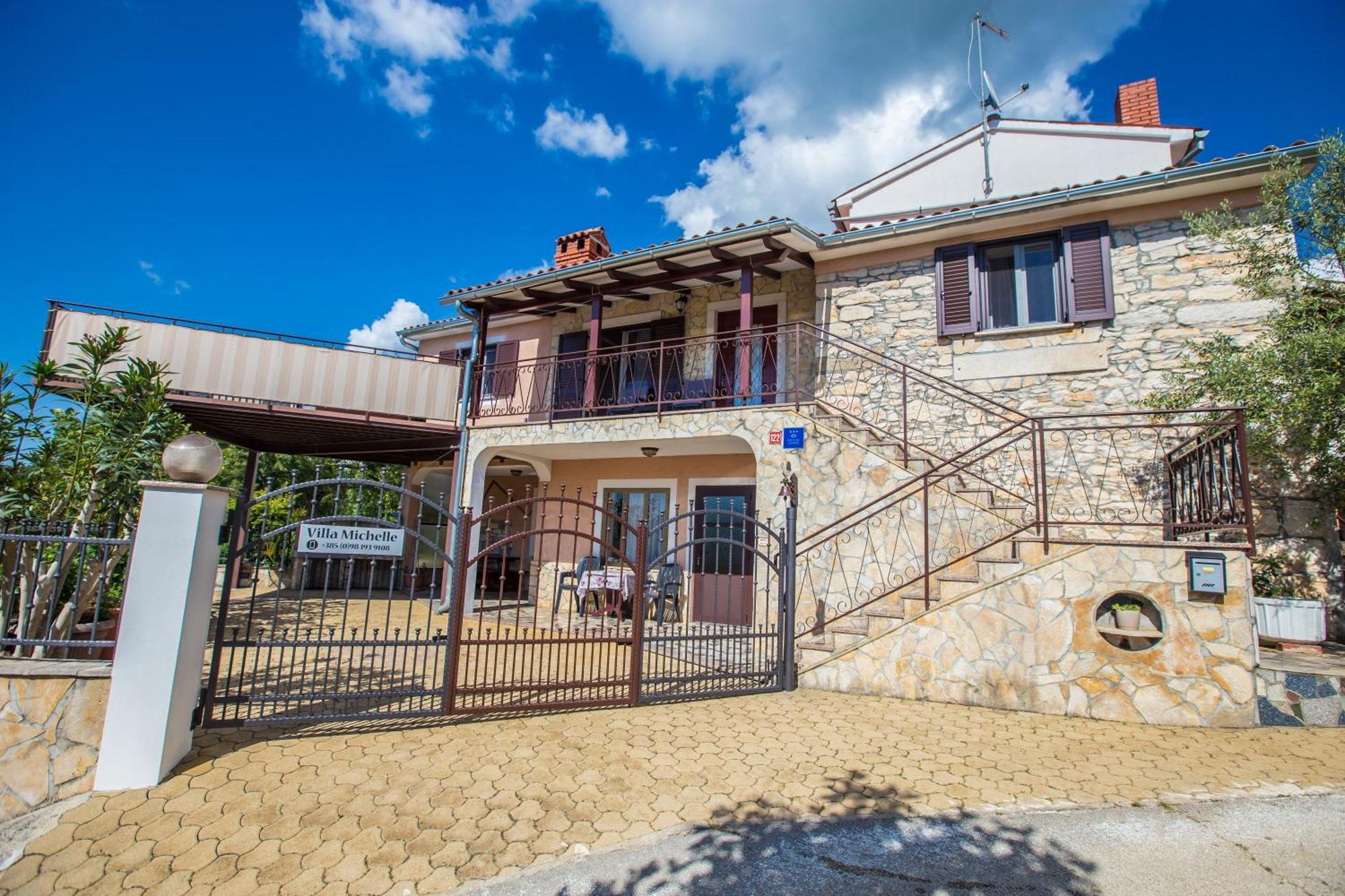 Villa Michelle Karojba Ngoại thất bức ảnh