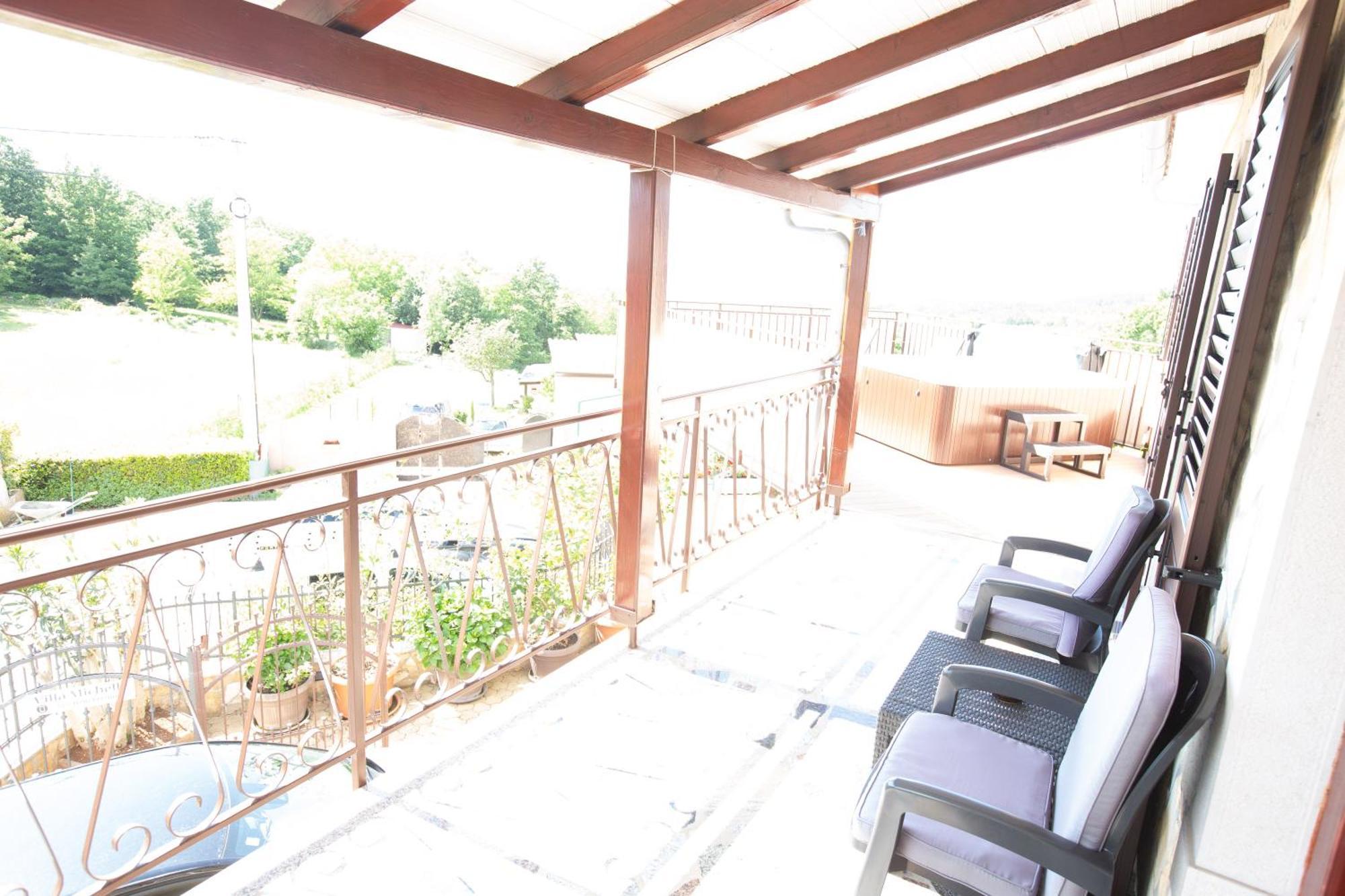 Villa Michelle Karojba Ngoại thất bức ảnh
