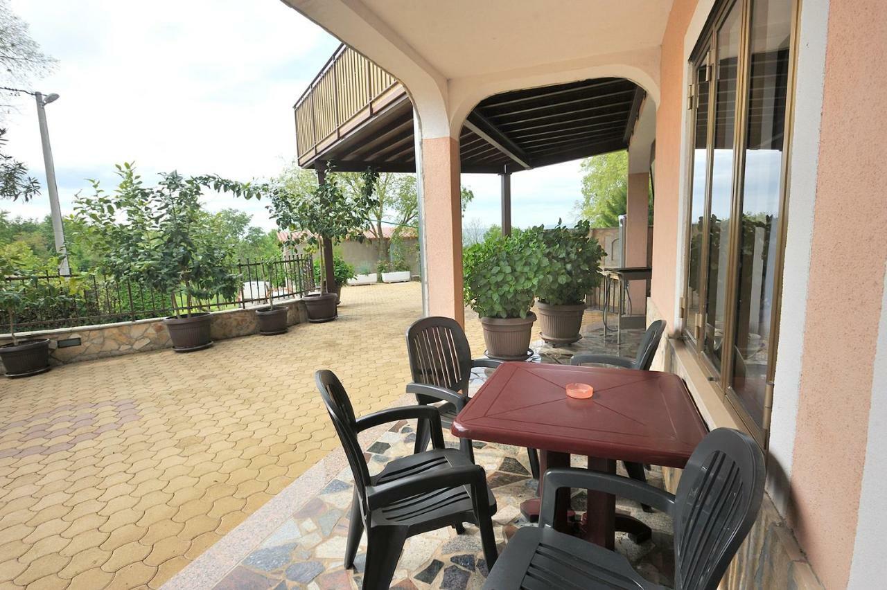 Villa Michelle Karojba Ngoại thất bức ảnh
