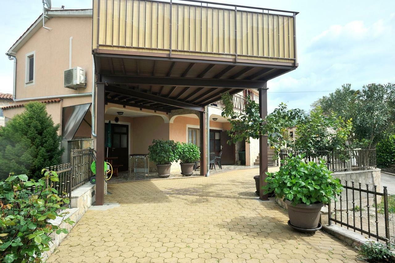 Villa Michelle Karojba Ngoại thất bức ảnh