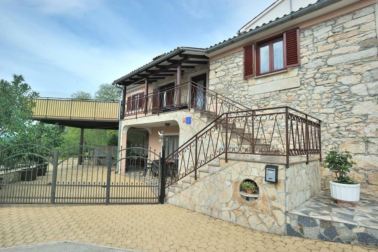 Villa Michelle Karojba Ngoại thất bức ảnh