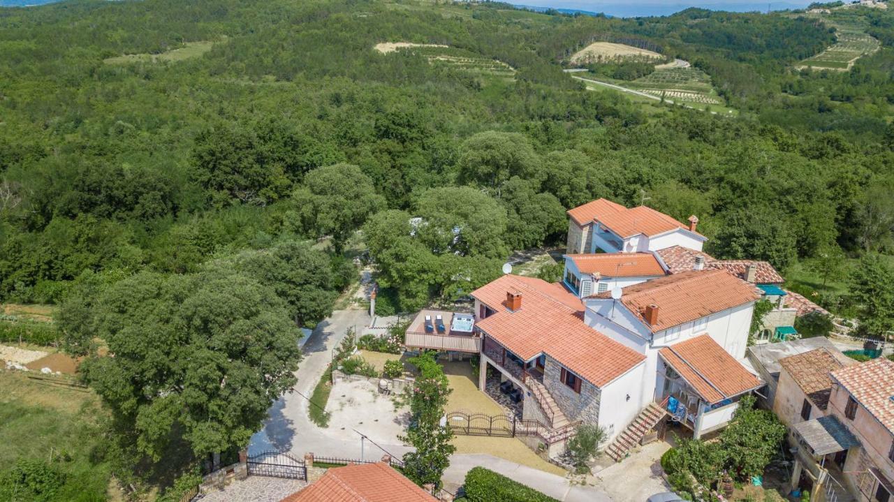 Villa Michelle Karojba Ngoại thất bức ảnh