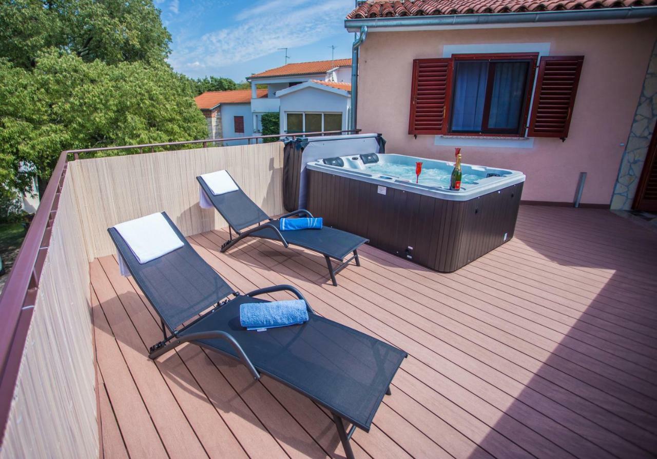 Villa Michelle Karojba Ngoại thất bức ảnh