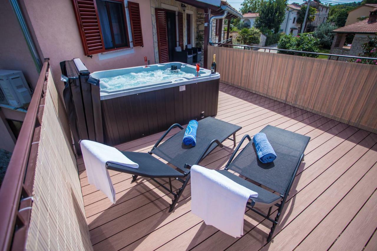 Villa Michelle Karojba Ngoại thất bức ảnh