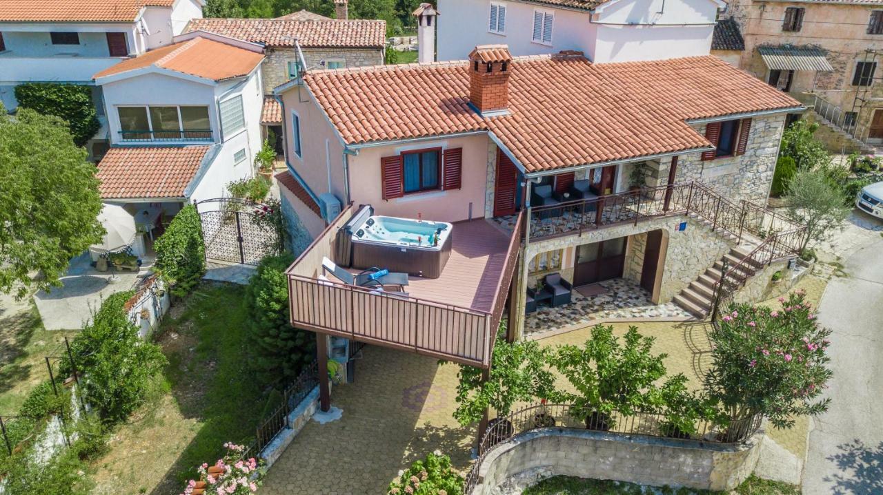 Villa Michelle Karojba Ngoại thất bức ảnh
