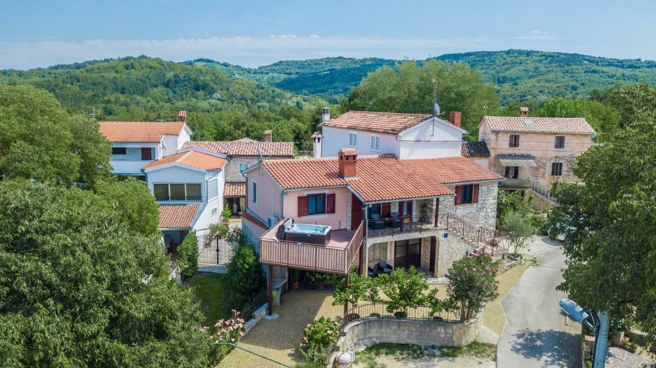 Villa Michelle Karojba Ngoại thất bức ảnh