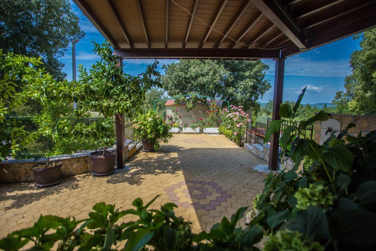 Villa Michelle Karojba Ngoại thất bức ảnh